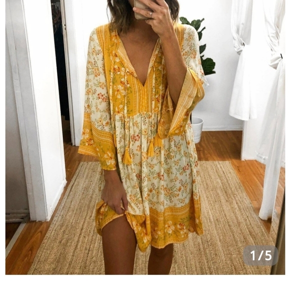 Dancing Daisies Printed Mini Dress 💛 Size medium - Picture 1 of 5